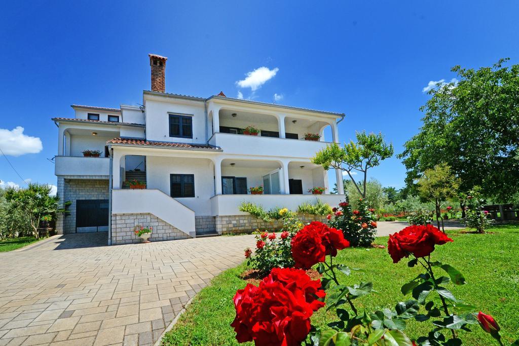 Appartamento Mira Veleniki