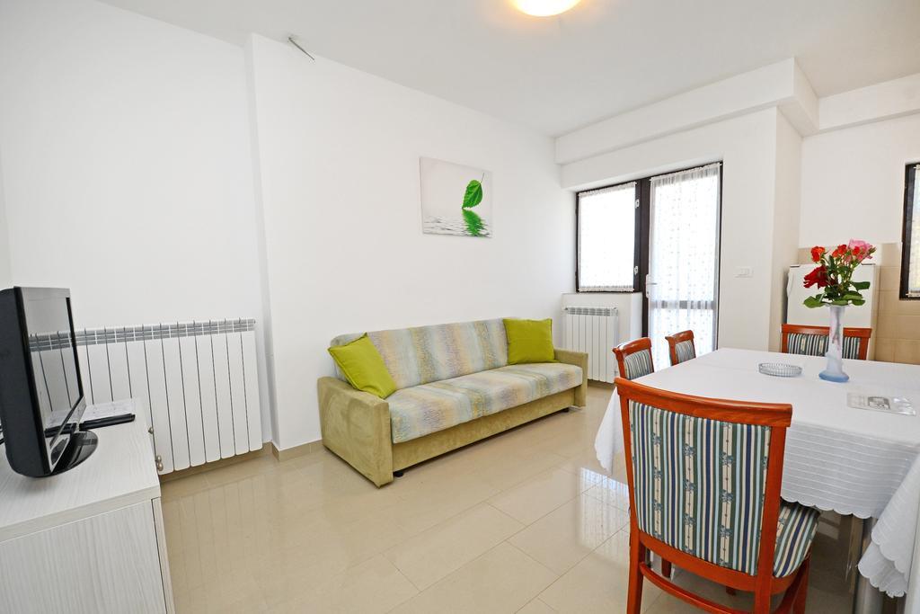 Appartement Mira Veleniki