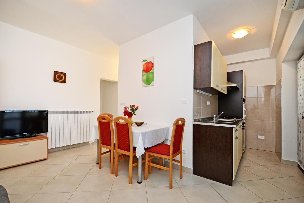 Apartment Mira